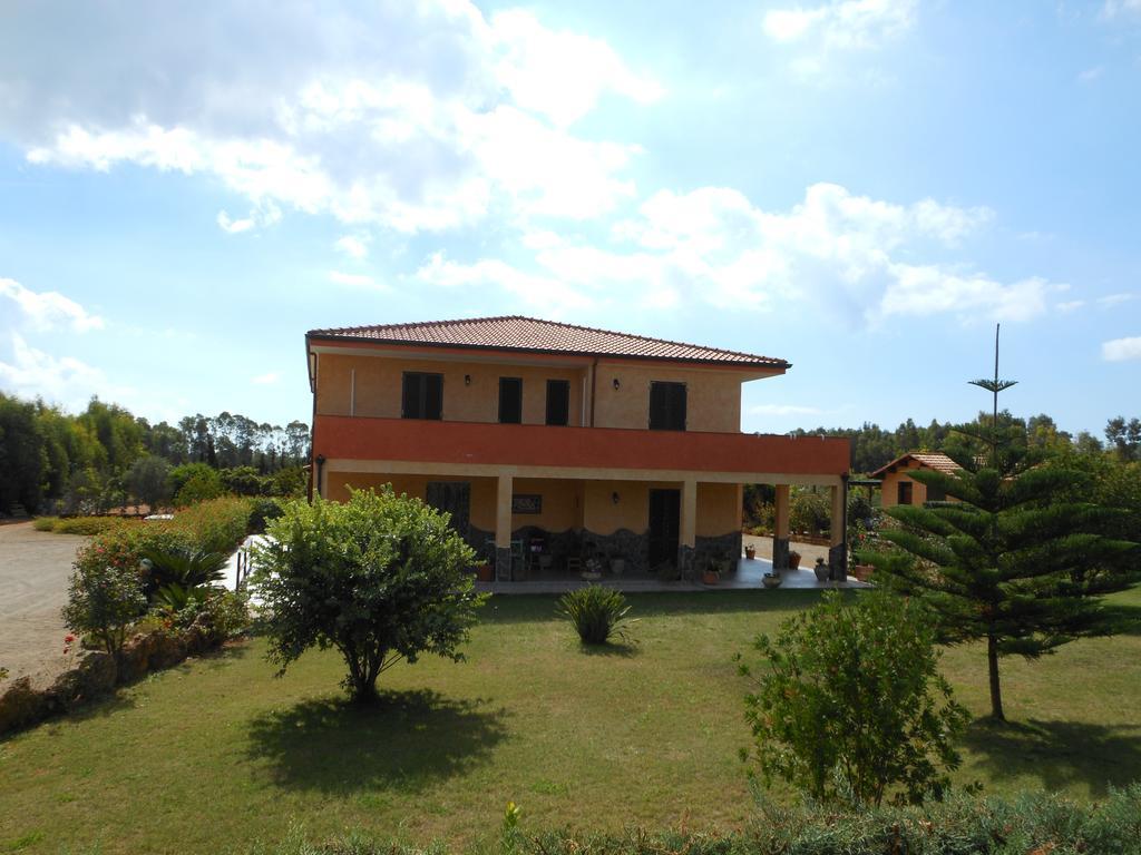 Bed And Breakfast Le Camelie Alghero Exterior photo