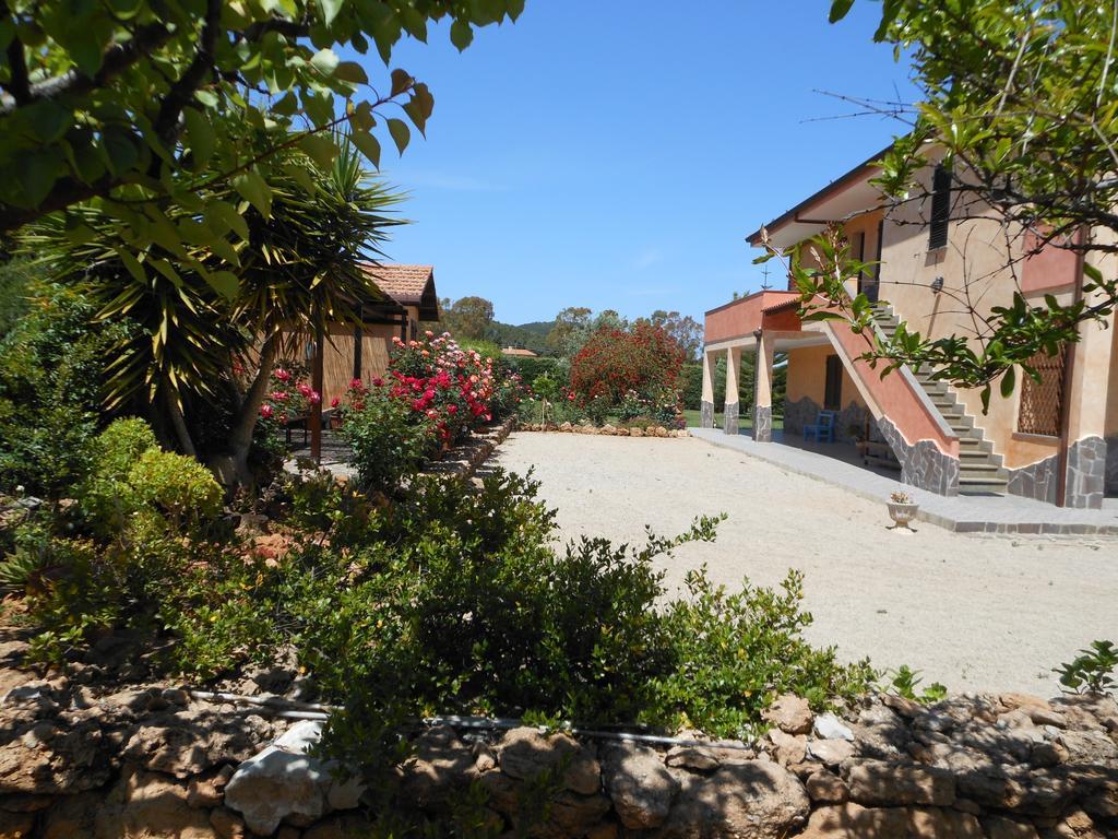 Bed And Breakfast Le Camelie Alghero Exterior photo