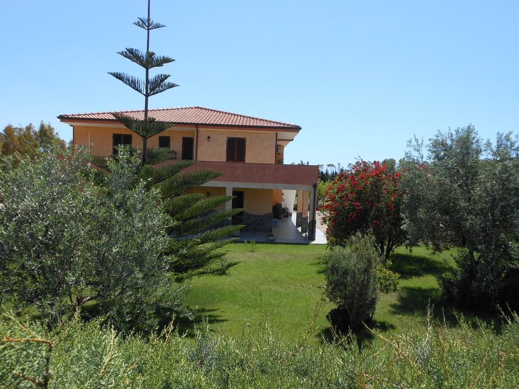 Bed And Breakfast Le Camelie Alghero Exterior photo